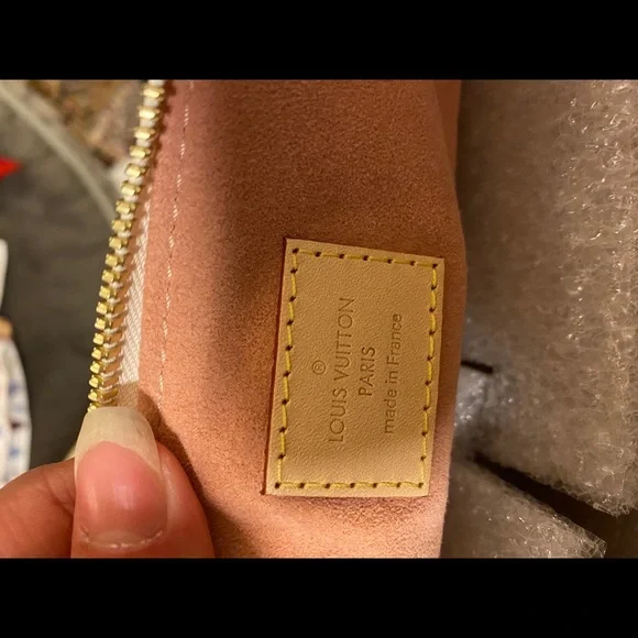 Louis Vuitton Cream and Tan Hobo Bag - Picture 7 of 11